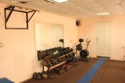 Зал для проведения дополнительных тренировок, расположен на территории ИК-14